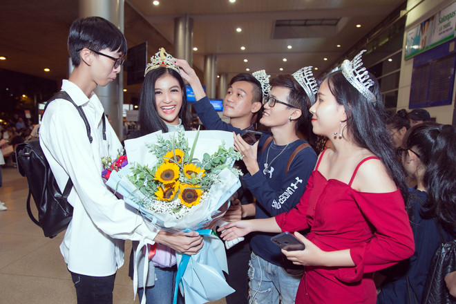 Miss Grand International: Kiều Loan bật khóc giữa sân bay ngày trở về ảnh 5