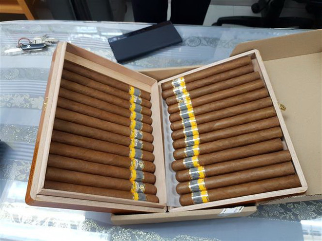 Bắt 3 đối tượng mua bán xì gà nghi nhập lậu, thu giữ 15.000 điếu ảnh 1