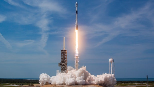 SpaceX phóng cùng lúc 64 vệ tinh lên vũ trụ bằng tên lửa Falcon 9 ảnh 1