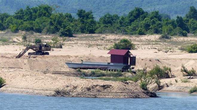 ttxvn_khai thac cat 3.jpg