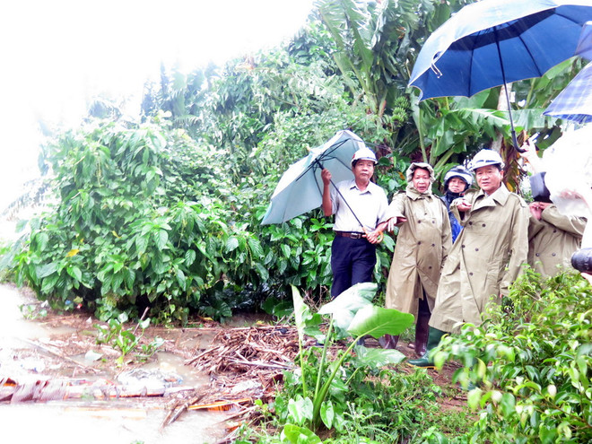 Thủ tướng yêu cầu ứng phó và khắc phục hậu quả mưa lũ miền Trung ảnh 1
