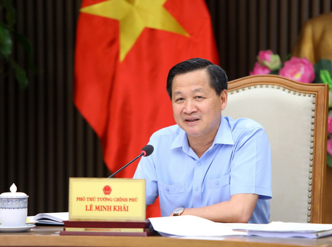 Phó Thủ tướng Lê Minh Khái chủ trì cuộc họp. (Ảnh: An Đăng/TTXVN) Cơ cấu lại, đưa VNPT thành tập đoàn mạnh, năng động, hiệu quả ảnh 2