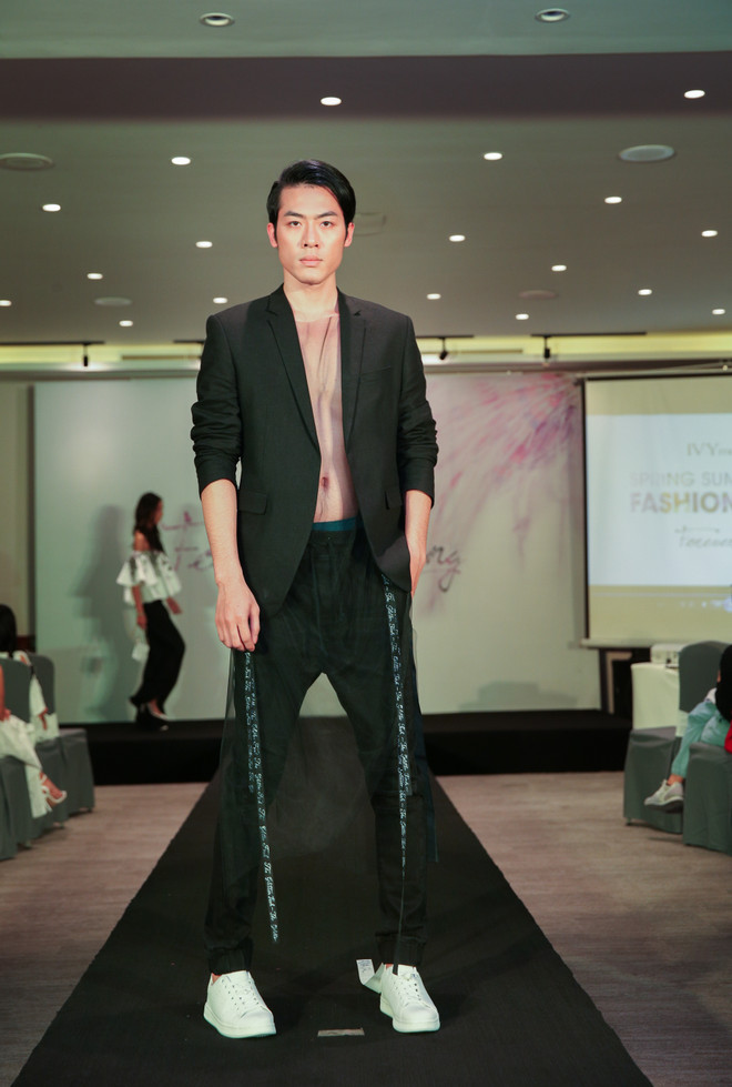 Cuộc chơi đầy ngẫu hứng giữa chất liệu và sắc màu của IVY moda ảnh 3