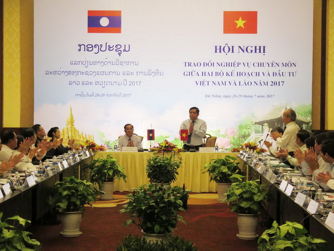 Trao đổi kinh nghiệm giữa ngành kế hoạch và đầu tư Việt Nam-Lào ảnh 1