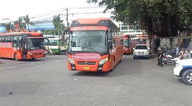 Bộ Tư lệnh TP Hồ Chí Minh hỗ trợ đưa người dân Tây Nguyên về quê ảnh 1