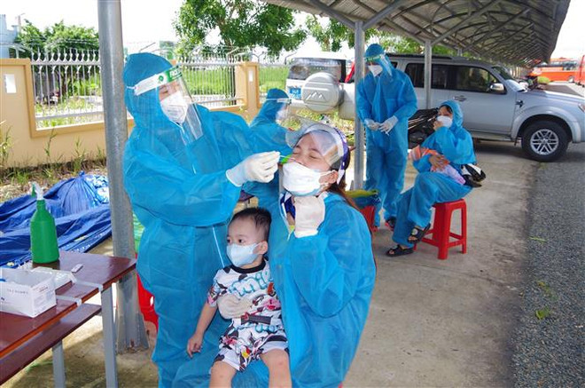 Tiền Giang tổ chức 3 đợt đón công dân từ TP.HCM về địa phương ảnh 1