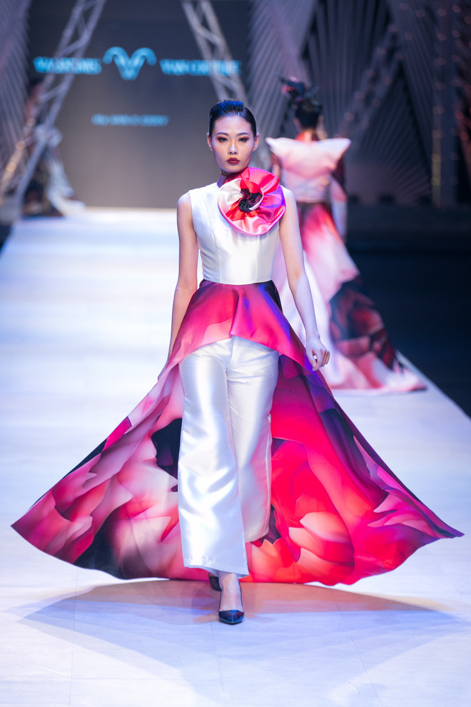 Cả đại dương dậy sóng trên sàn diễn bộ sưu tập “Sea Life” ảnh 10