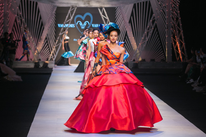 Cả đại dương dậy sóng trên sàn diễn bộ sưu tập “Sea Life” ảnh 11