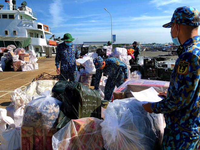 Vùng 2 Hải quân sẵn sàng "chuyển Tết" ra các pháo đài thép trên biển ảnh 1