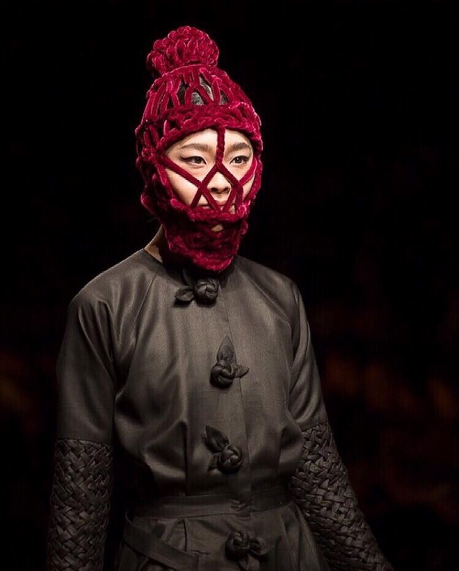 Năm nhà thiết kế lừng danh “đổ bộ” tuần thời trang tại Việt Nam ảnh 2