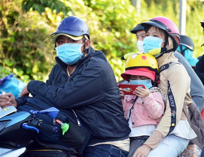 Gần 20.000 người về quê tự phát, Cà Mau ra quy định cách ly tại nhà ảnh 1