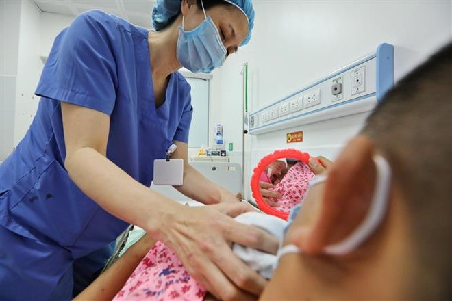 Đóng góp thầm lặng của các điều dưỡng trong cuộc chiến chống COVID-19 ảnh 2