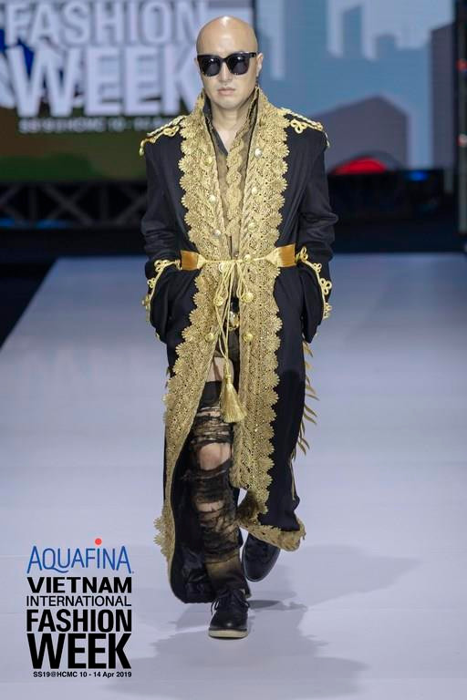 Bộ sưu tập biến đổi kỳ ảo của huyền thoại Hàn Quốc Lie Sang Bong ảnh 2