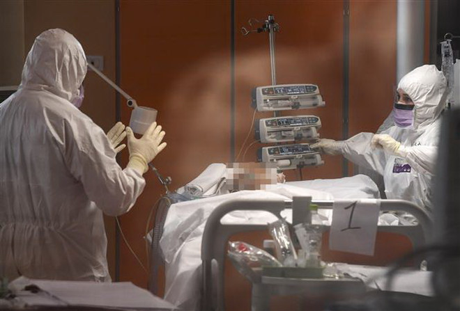 Trao 41.500 chiếc khẩu trang tặng nhân dân Italy chống dịch COVID-19 ảnh 1