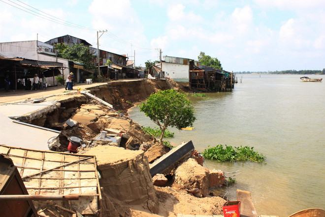 Thông tin mới về vụ sạt lở bờ sông làm sập 14 căn nhà ở An Giang ảnh 1