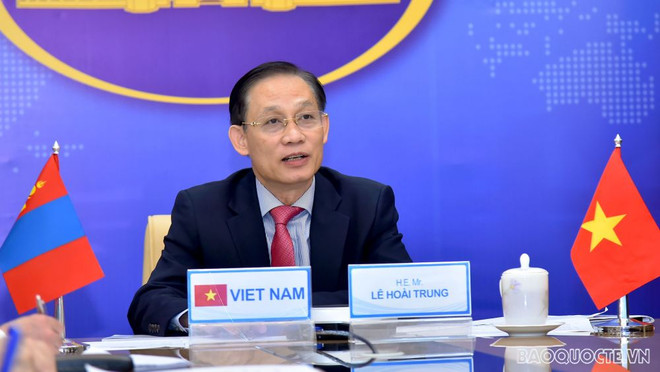 Thứ trưởng Ngoại giao Việt Nam Lê Hoài Trung dự tham khảo Chính trị cấp Thứ trưởng Ngoại giao Việt Nam-Mông Cổ lần thứ 9. (Nguồn: Baoquocte.vn) Tham khảo chính trị cấp Thứ trưởng Ngoại giao Việt Nam-Mông Cổ ảnh 1