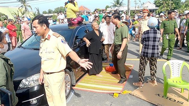 Khởi tố nhóm người chắn xe ngang quốc lộ gây rối trật tự công cộng ảnh 1