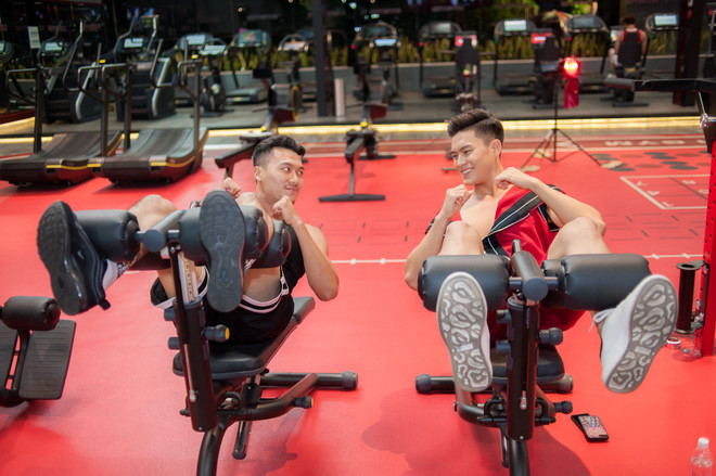 Dàn nam thí sinh The Face khoe 6 múi ‘bỏng mắt’ trong hậu trường ảnh 11