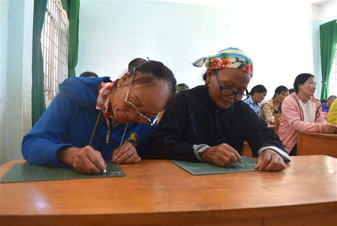 Xóa mù chữ - nhiệm vụ không chỉ của riêng ngành giáo dục và đào tạo ảnh 1