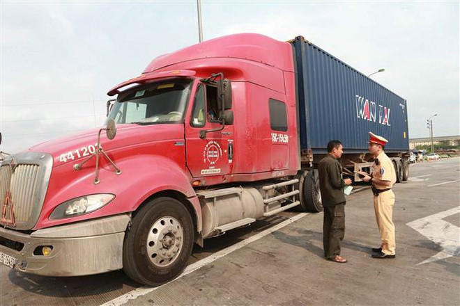 Tổng kiểm soát Quốc lộ 1A, phát hiện 15 lái xe dương tính với ma túy ảnh 1