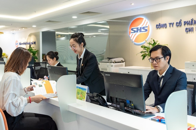 SHS tài trợ 10 tỷ đồng cho Hà Nội FC mùa giải 2023-2024 ảnh 2