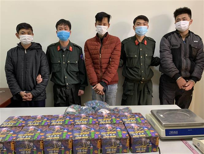 Phát hiện nhóm đối tượng tàng trữ, mua bán số lượng lớn pháo hoa nổ ảnh 1