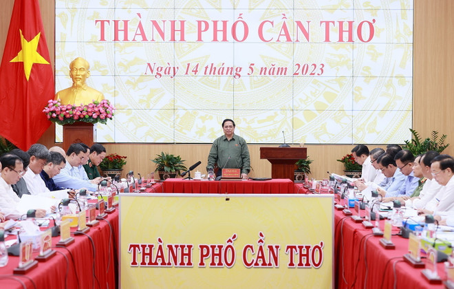 Thủ tướng Phạm Minh Chính làm việc với Ban Thường vụ Thành ủy Cần Thơ. (Ảnh: Dương Giang/TTXVN) Thủ tướng: Cần Thơ tập trung hiệu quả cho 3 động lực tăng trưởng ảnh 3