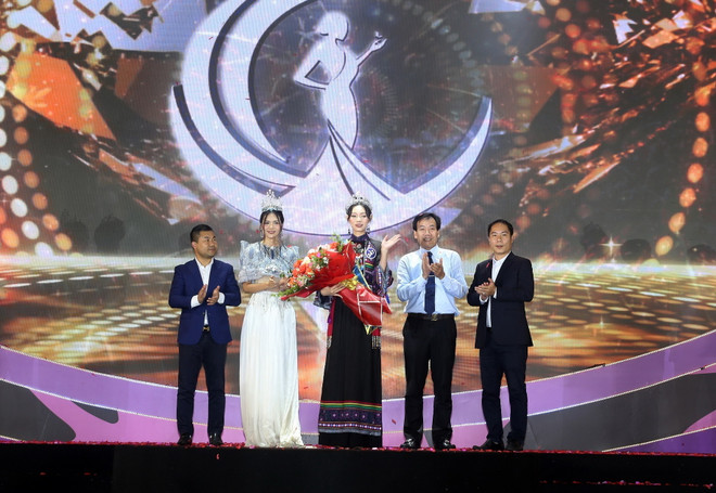 Người đẹp Trần Huyền Anh đăng quang Hoa khôi Du lịch Tây Bắc ảnh 1