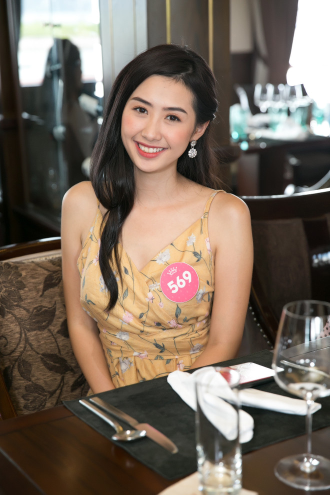 Thí sinh Hoa hậu Việt Nam thả dáng yêu kiều trên du thuyền 5 sao ảnh 7