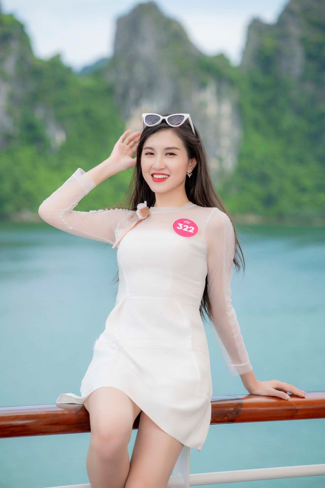 Thí sinh Hoa hậu Việt Nam thả dáng yêu kiều trên du thuyền 5 sao ảnh 3