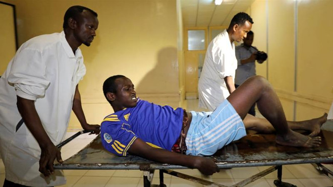 Đánh bom xe liều chết gần Phủ Tổng thống Somalia ở Mogadishu ảnh 1