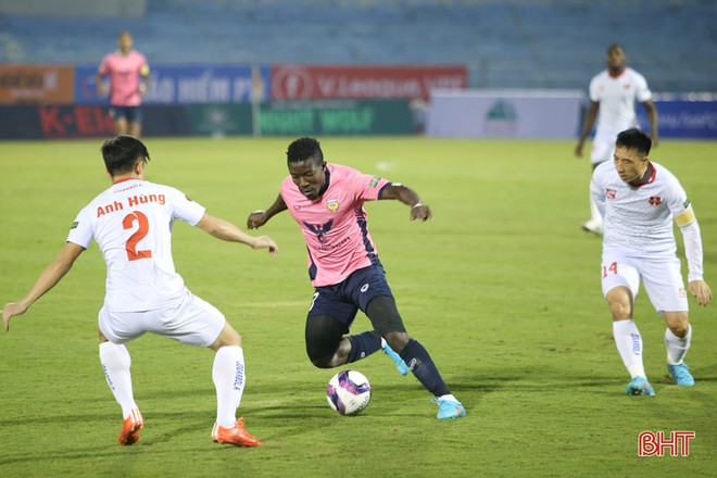 V-League 2022: Hồng Lĩnh Hà Tĩnh lại nhận thất bại trong trận khai màn ảnh 1