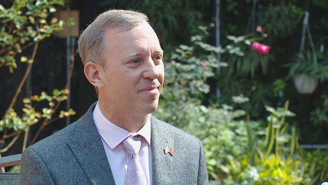 Đại sứ Anh Gareth Ward ấn tượng với cam kết của Việt Nam tại COP26 ảnh 1