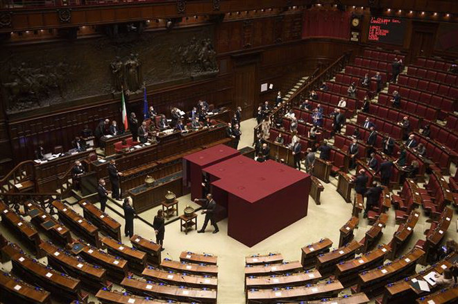 Các đại cử tri tại vòng đầu tiên bầu Tổng thống mới của Italy ở Rome ngày 24/1/2022. (Ảnh: THX/TTXVN) Italy tiến hành bỏ phiếu bầu cử tổng thống vòng 3 vào ngày 26/1 ảnh 1