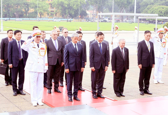 Thủ tướng Romania kết thúc tốt đẹp chuyến thăm chính thức Việt Nam ảnh 1