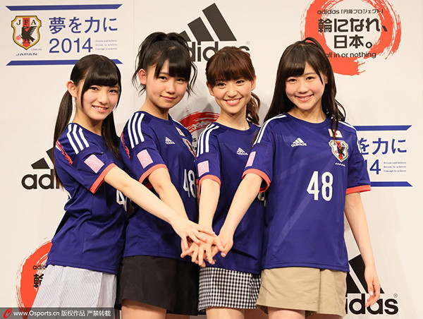 Thành viên ban nhạc đình đám Nhật Bản tham gia chạy ở hồ Gươm ảnh 1