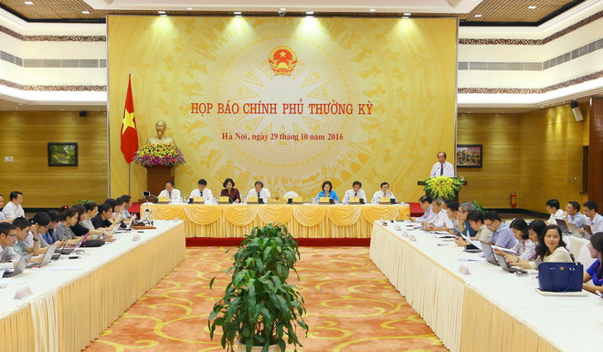 Văn phòng Chính phủ tổ chức họp báo Chính phủ thường kỳ tháng 10 năm 2016. (Nguồn: TTXVN) Chức năng, nhiệm vụ và cơ cấu tổ chức của Văn phòng Chính phủ ảnh 1