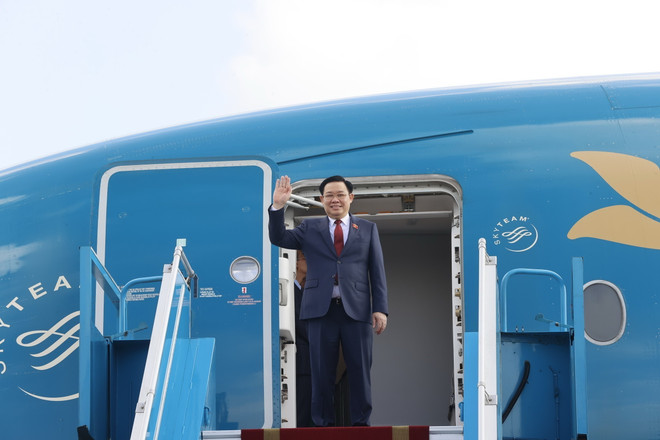 Chủ tịch Quốc hội Vương Đình Huệ rời Hà Nội, lên đường thăm chính thức Bangladesh và Bulgaria. (Ảnh: Doãn Tấn/TTXVN) Thúc đẩy hợp tác giữa Việt Nam và Bulgaria trên tất cả các lĩnh vực ảnh 1