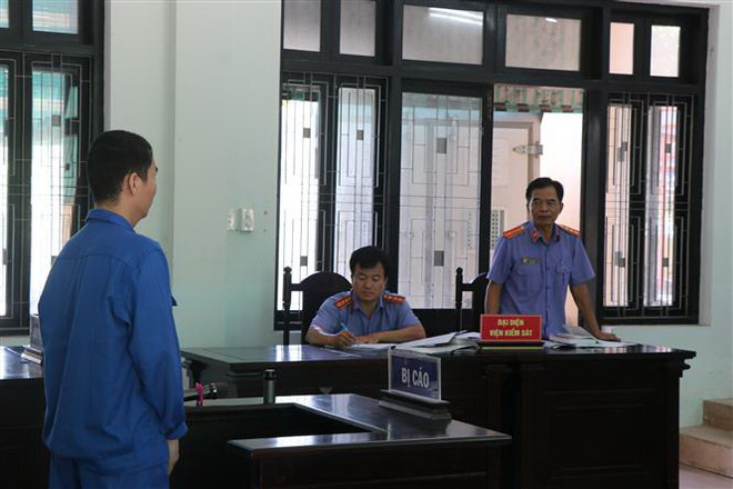 Thừa Thiên-Huế: Tuyên án đối với cựu cán bộ công an cướp tiệm vàng ảnh 1