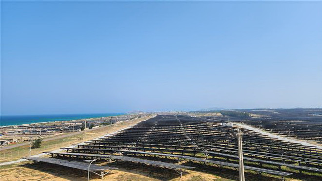 Doanh nghiệp điện mặt trời đề xuất gỡ khó cho dự án điện chuyển tiếp ảnh 1