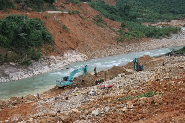 ttxvn_Thuy dien rao trang.jpg