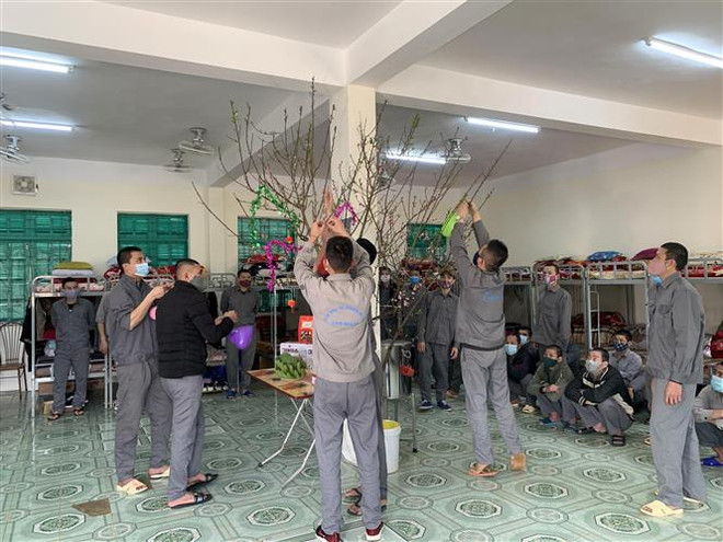 Đường về của những mảnh đời lầm lạc: Cùng giúp nhau thay đổi ảnh 2