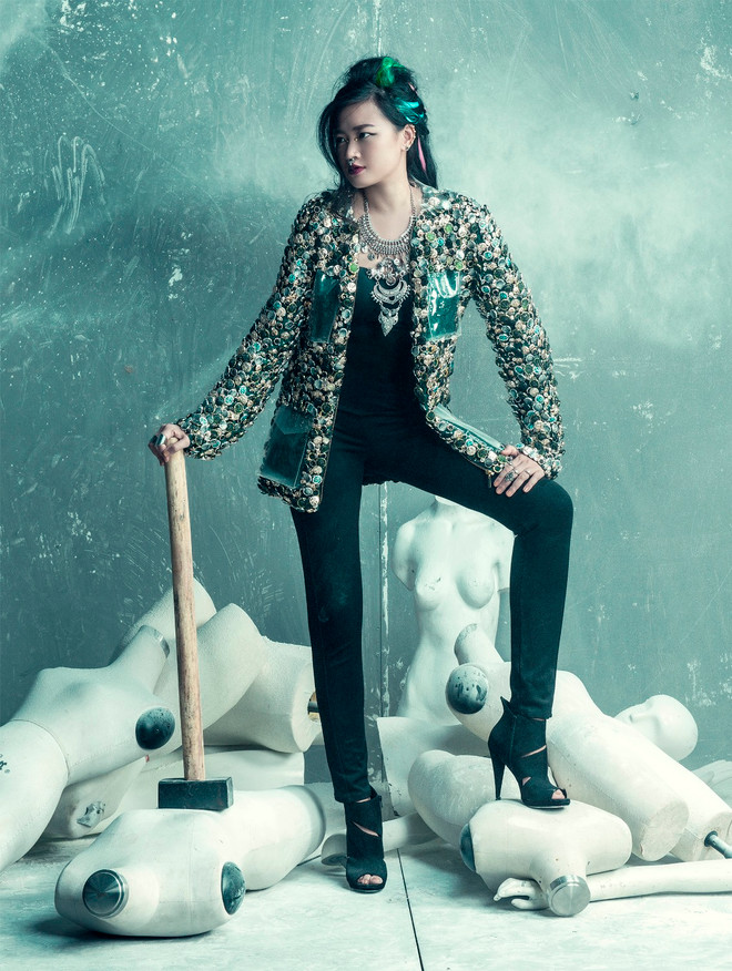 Giám khảo Next Top Model phá cách đầy quái dị trong loạt ảnh mới ảnh 11