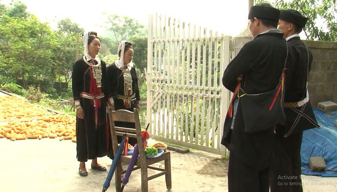 Páo dung mới được các nghệ nhân hát trong các buổi lễ liên hoan văn nghệ, giao lưu văn hóa hoặc trong các dịp lễ hội. (Nguồn: Cổng Thông tin Điện tử Ban Tuyên giáo Tỉnh ủy Hà Giang) hat pao dung 1.jpg