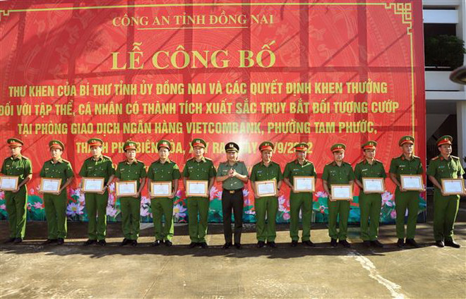 Vụ cướp ngân hàng ở Đồng Nai: Khen thưởng lực lượng phá án ảnh 1