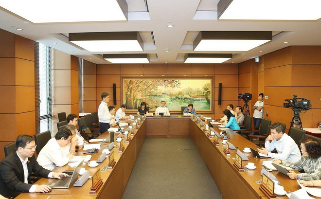 Bỏ biên chế suốt đời sẽ chấm dứt tình trạng công chức chây ỳ? ảnh 1