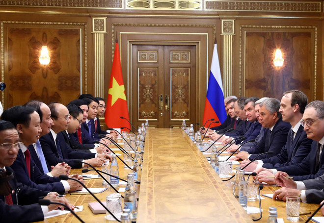 Thủ tướng Nguyễn Xuân Phúc hội kiến Chủ tịch Duma Quốc gia (Hạ viện Nga) Vyacheslav V. Volodin. (Ảnh: Thống Nhất/TTXVN) Nga ưu tiên xem xét vấn đề cấp visa cho công dân Việt Nam ảnh 1
