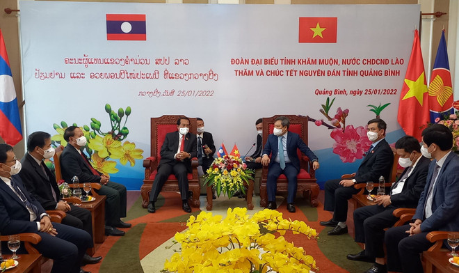 Lãnh đạo tỉnh Khammuane của Lào thăm và chúc Tết tỉnh Quảng Bình ảnh 1