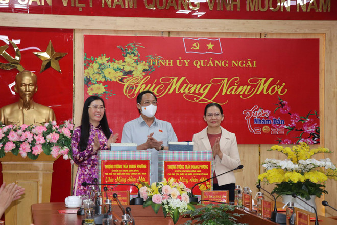 Phó Chủ tịch Quốc hội Trần Quang Phương thăm, chúc Tết tại Quảng Ngãi ảnh 1