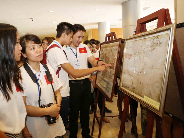 Trưng bày tài liệu về chủ quyền đối với Hoàng Sa, Trường Sa ảnh 1